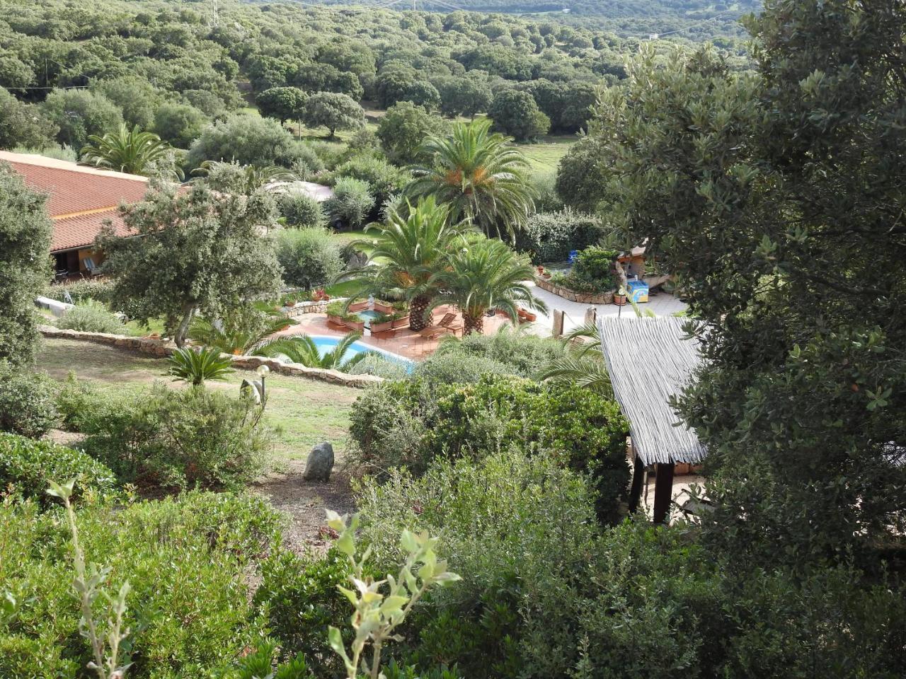 Residence Villa Smeralda Telti Exterior photo