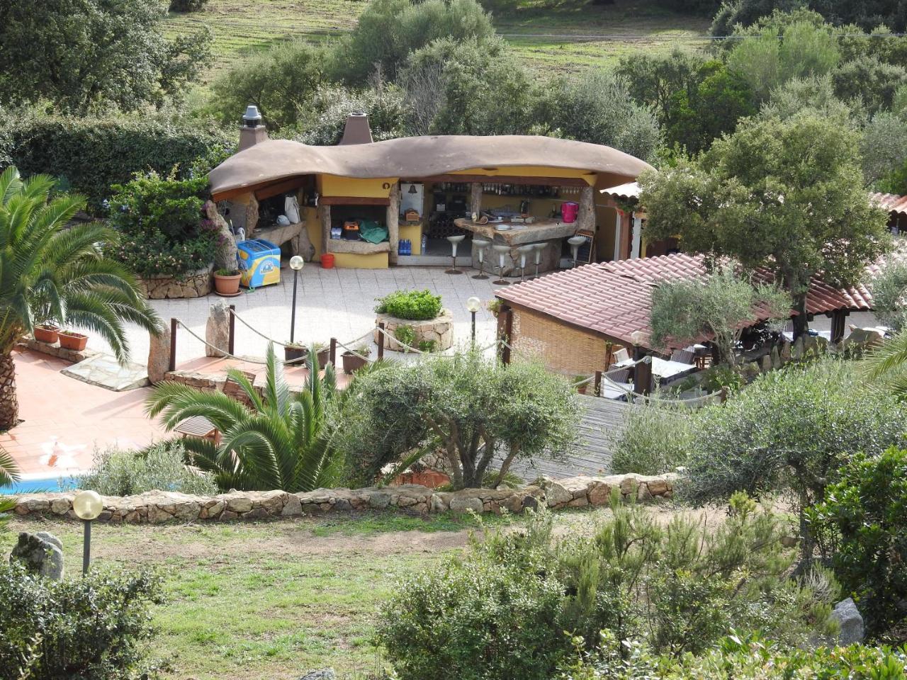 Residence Villa Smeralda Telti Exterior photo